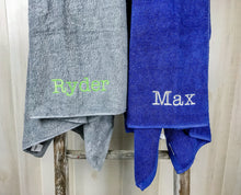 Load image into Gallery viewer, Hooded Towel | Astronaut
