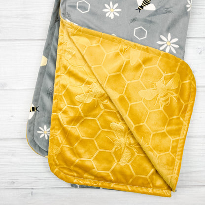 Minky Blanket | Honeybee